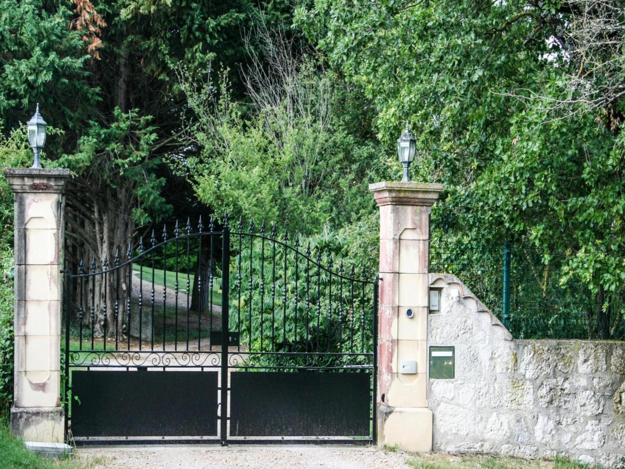 Gites De Saint Maurin Bagian luar foto